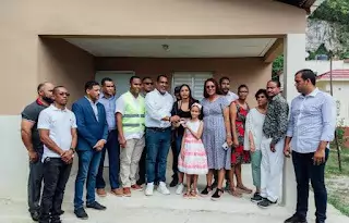 Gobierno entrega casa a niña de 10 años que compuso canción al presidente Abinader