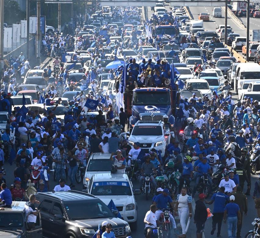 7dias .do Licey celebr su Campeonato con miles de personas