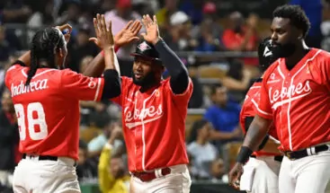 Cerveceros aseguran lugar en playoffs y buscan cetro de la Central, al  aplastar 16-1 a Marlins