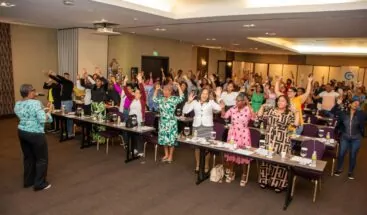Profesionales de la educación y la salud participan en seminario de Tanatología y Síndrome de Burnout