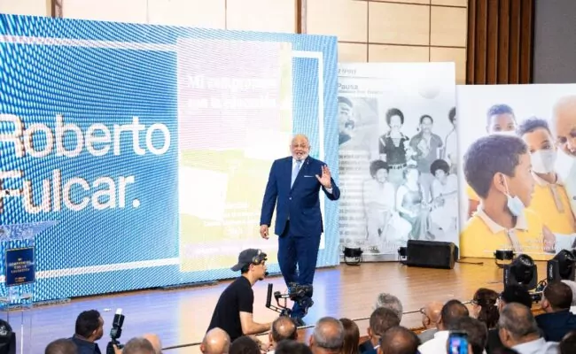 Roberto Fulcar pone en circulación su libro “Mi compromiso con la educación”