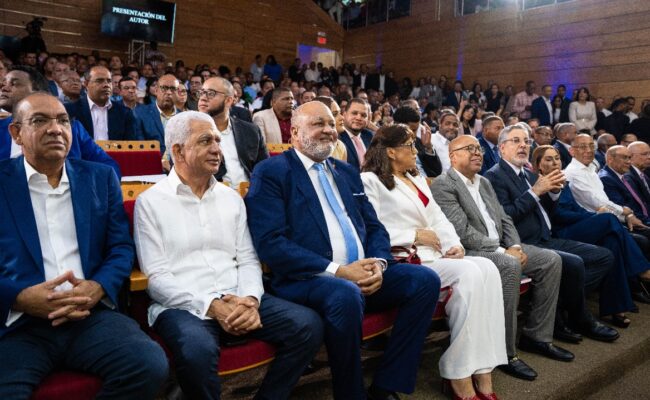 Roberto Fulcar pone en circulación su libro “Mi compromiso con la educación”