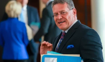 El comisario de comercio de la Unión Europea negocia en EE.UU. para resolver disputa arancelaria