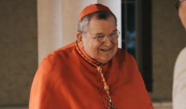 ¿Quién es Raymond Burke, el cardenal estadounidense que encabeza la lista de favoritos para el papado?