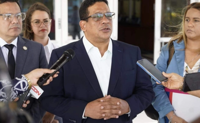 Investigación licitaciones públicas INABIE