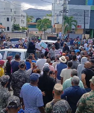 Protesta Bonao apagones facturas