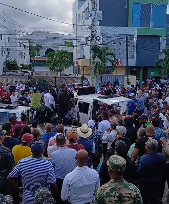 Protesta Bonao apagones facturas