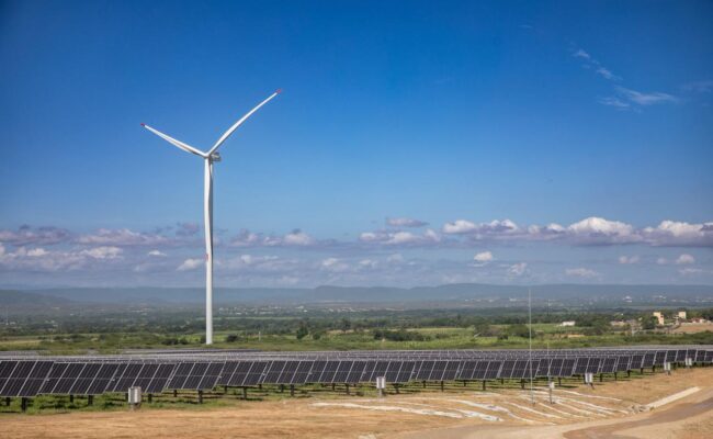 "Energía híbrida sostenible Dominicana"