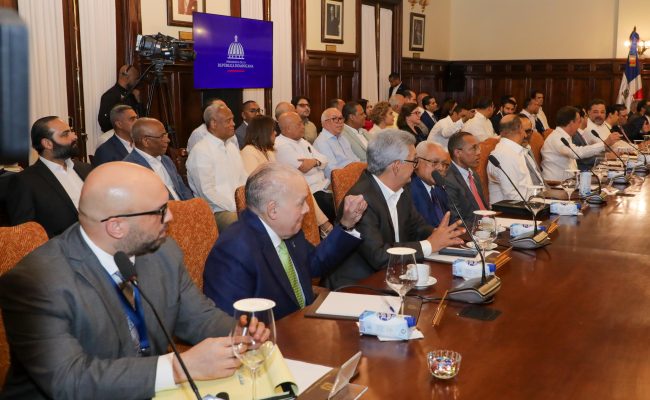 Reunión oficial en la Presidencia Dominicana