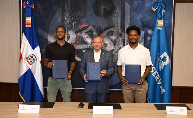 Firma de acuerdo con Banreservas y deportistas