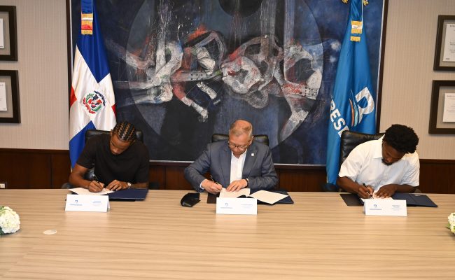 Firma de acuerdo institucional en Banreservas